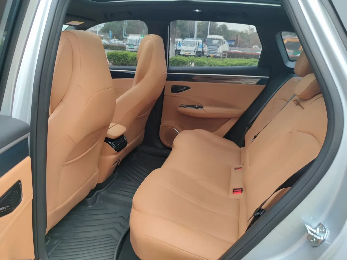 2025 Geely Galaxy L7 1.5L 112HP L4 1DHT PHEV 18.4KWH,autocango,china used car exporter,china ev exporter,chinese used car exporter,chinese used ev exporter