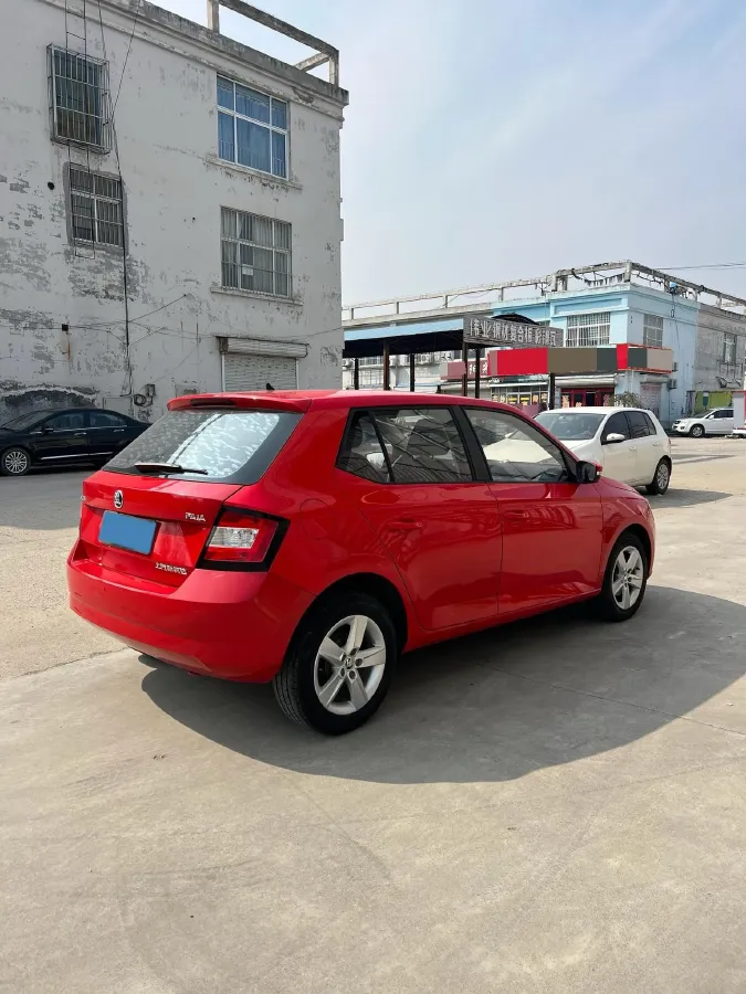 2017 Skoda Fabia 1.4L 90HP L4 6AT,autocango,china used car exporter,china ev exporter,chinese used car exporter,chinese used ev exporter