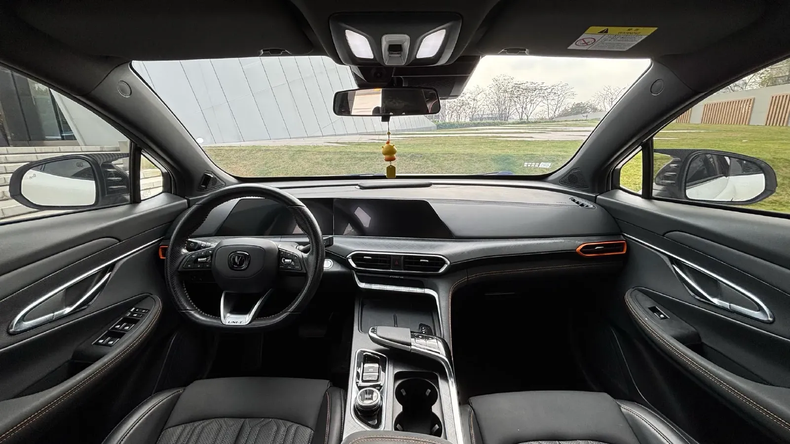 2022 ChangAn UNI-T 2.0T 233HP L4 8AT,autocango,china used car exporter,china ev exporter,chinese used car exporter,chinese used ev exporter