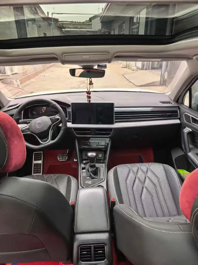 2023 Volkswagen Tiguan L 1.5T 160HP L4 7DCT,autocango,china used car exporter,china ev exporter,chinese used car exporter,chinese used ev exporter