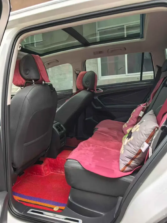 2023 Volkswagen Tiguan L 1.5T 160HP L4 7DCT,autocango,china used car exporter,china ev exporter,chinese used car exporter,chinese used ev exporter
