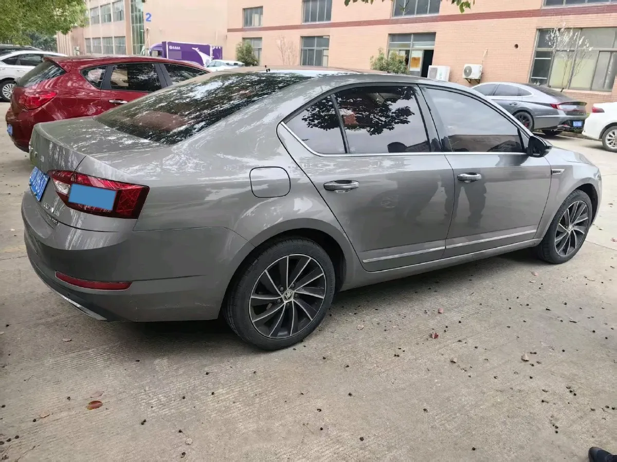 2019 Skoda Octavia 1.4T 150HP L4 7DCT,autocango,china used car exporter,china ev exporter,chinese used car exporter,chinese used ev exporter