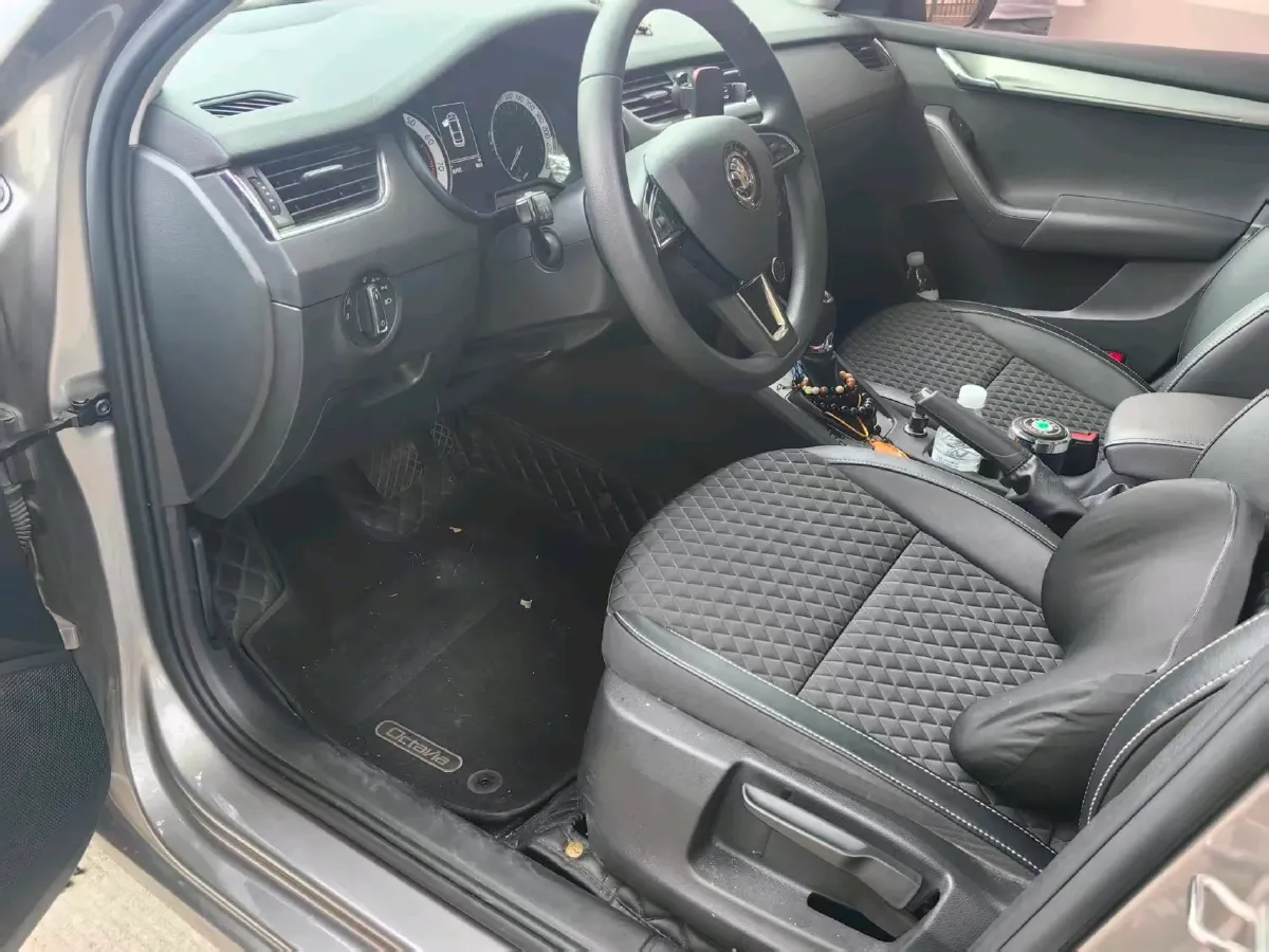 2019 Skoda Octavia 1.4T 150HP L4 7DCT,autocango,china used car exporter,china ev exporter,chinese used car exporter,chinese used ev exporter