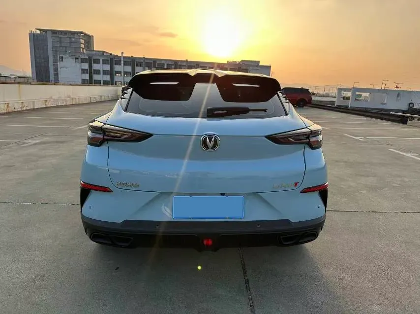 2022 ChangAn UNI-T 2.0T 233HP L4 8AT,autocango,china used car exporter,china ev exporter,chinese used car exporter,chinese used ev exporter