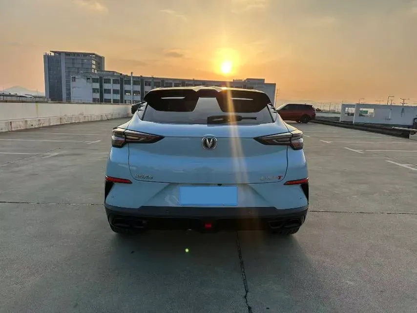 2022 ChangAn UNI-T 2.0T 233HP L4 8AT,autocango,china used car exporter,china ev exporter,chinese used car exporter,chinese used ev exporter