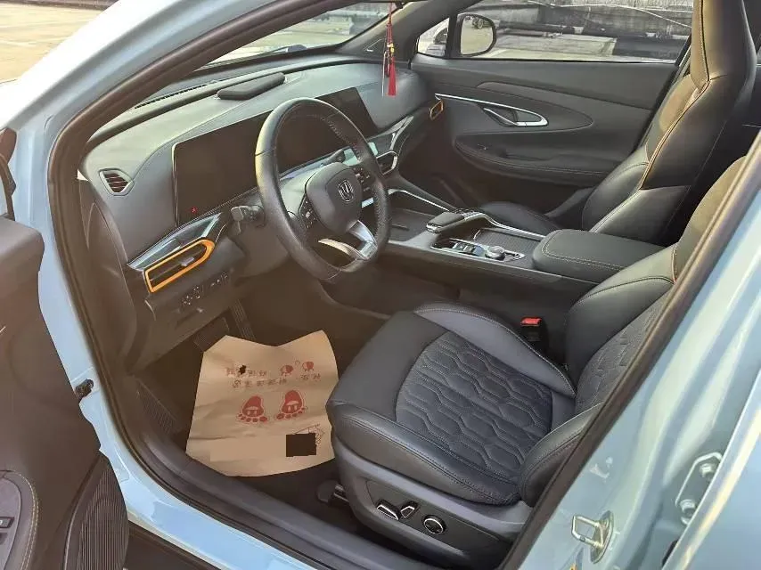 2022 ChangAn UNI-T 2.0T 233HP L4 8AT,autocango,china used car exporter,china ev exporter,chinese used car exporter,chinese used ev exporter