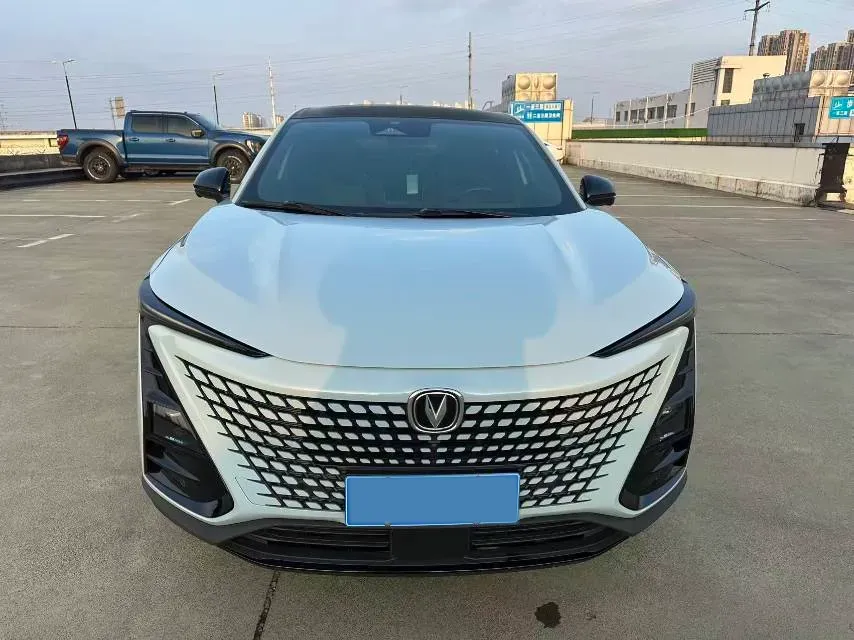 2022 ChangAn UNI-T 2.0T 233HP L4 8AT,autocango,china used car exporter,china ev exporter,chinese used car exporter,chinese used ev exporter