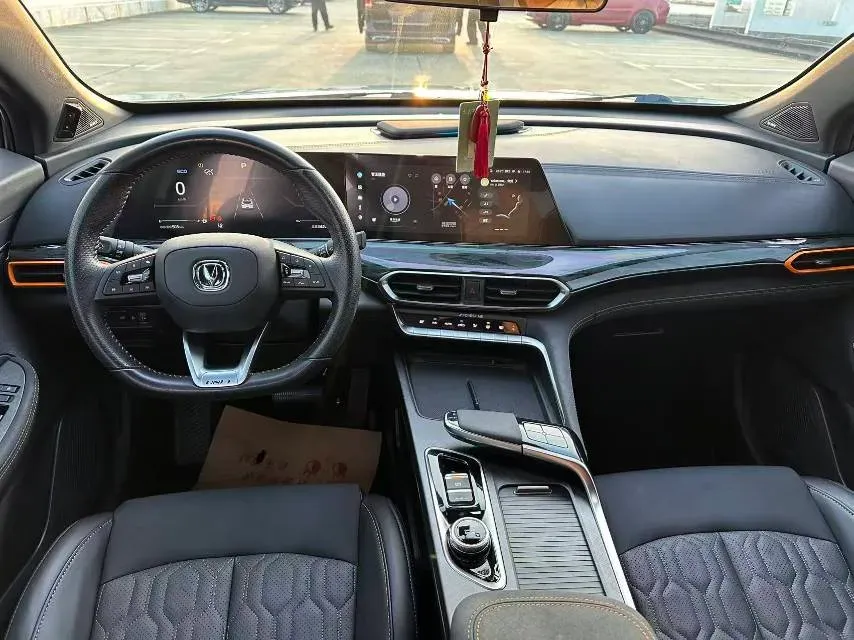 2022 ChangAn UNI-T 2.0T 233HP L4 8AT,autocango,china used car exporter,china ev exporter,chinese used car exporter,chinese used ev exporter