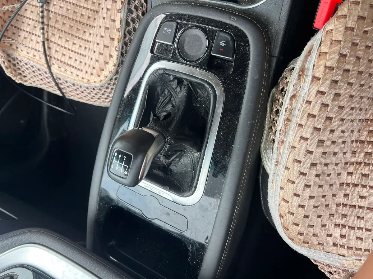 2020 Jetour X70M 1.5T 156HP L4 6MT,autocango,china used car exporter,china ev exporter,chinese used car exporter,chinese used ev exporter