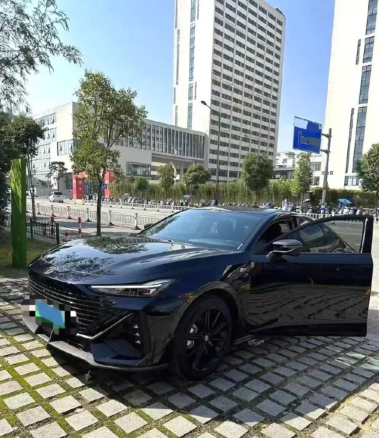 2023 ChangAn UNI-V iDD 1.5T 170HP L4 6TCT PHEV 18.4KWH,autocango,china used car exporter,china ev exporter,chinese used car exporter,chinese used ev exporter