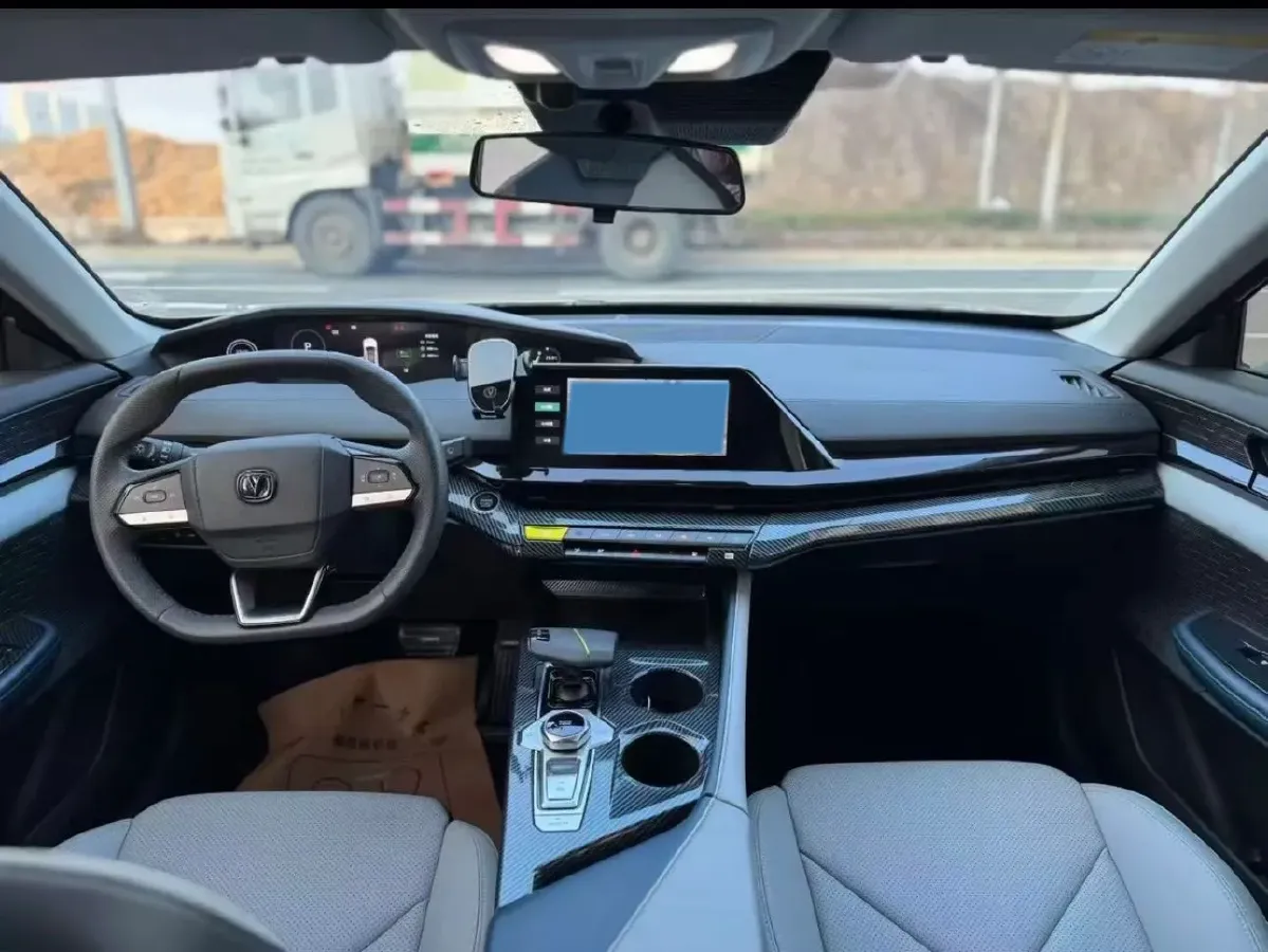 2023 ChangAn UNI-V iDD 1.5T 170HP L4 6TCT PHEV 18.4KWH,autocango,china used car exporter,china ev exporter,chinese used car exporter,chinese used ev exporter