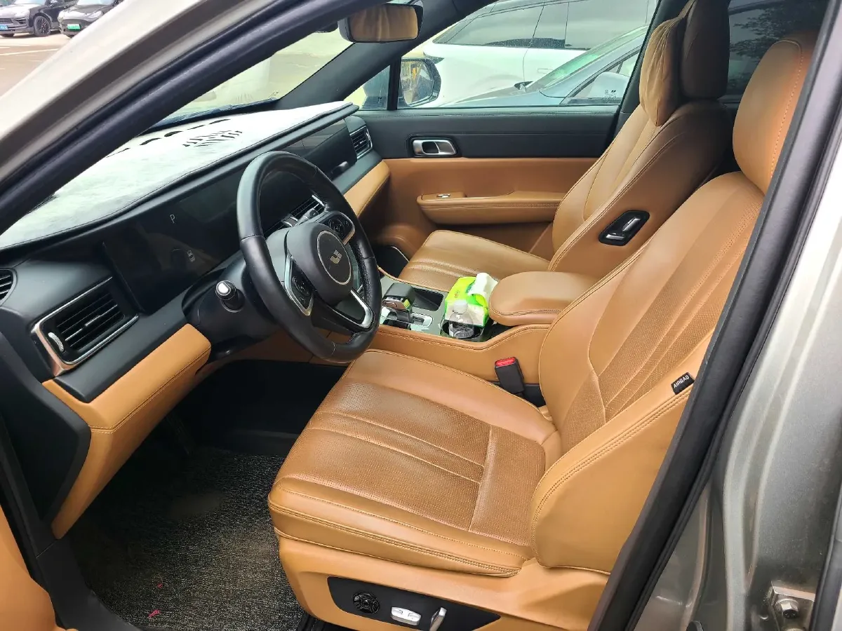 2020 Li ONE Range Extended 131HP REEV 40.5KWH,autocango,china used car exporter,china ev exporter,chinese used car exporter,chinese used ev exporter