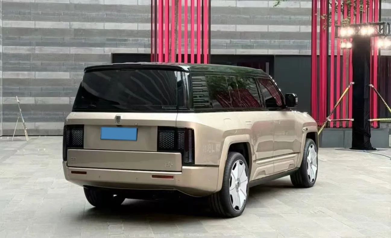 2025 YangWang U8 L REEV 272HP REEV,autocango,china used car exporter,china ev exporter,chinese used car exporter,chinese used ev exporter