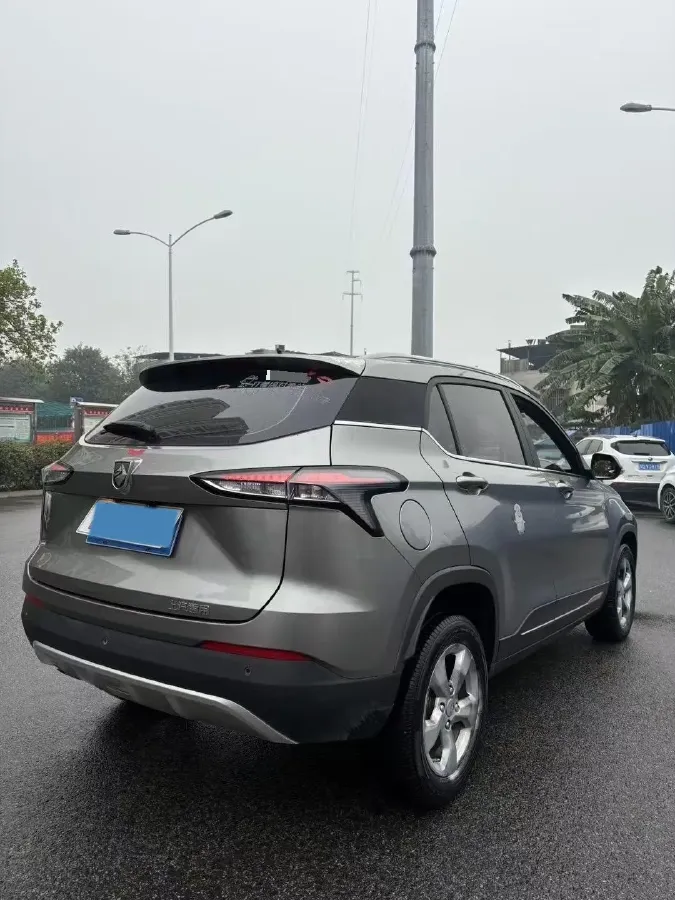 2019 BaoJun 730 1.5L 105HP L4 6MT,autocango,china used car exporter,china ev exporter,chinese used car exporter,chinese used ev exporter