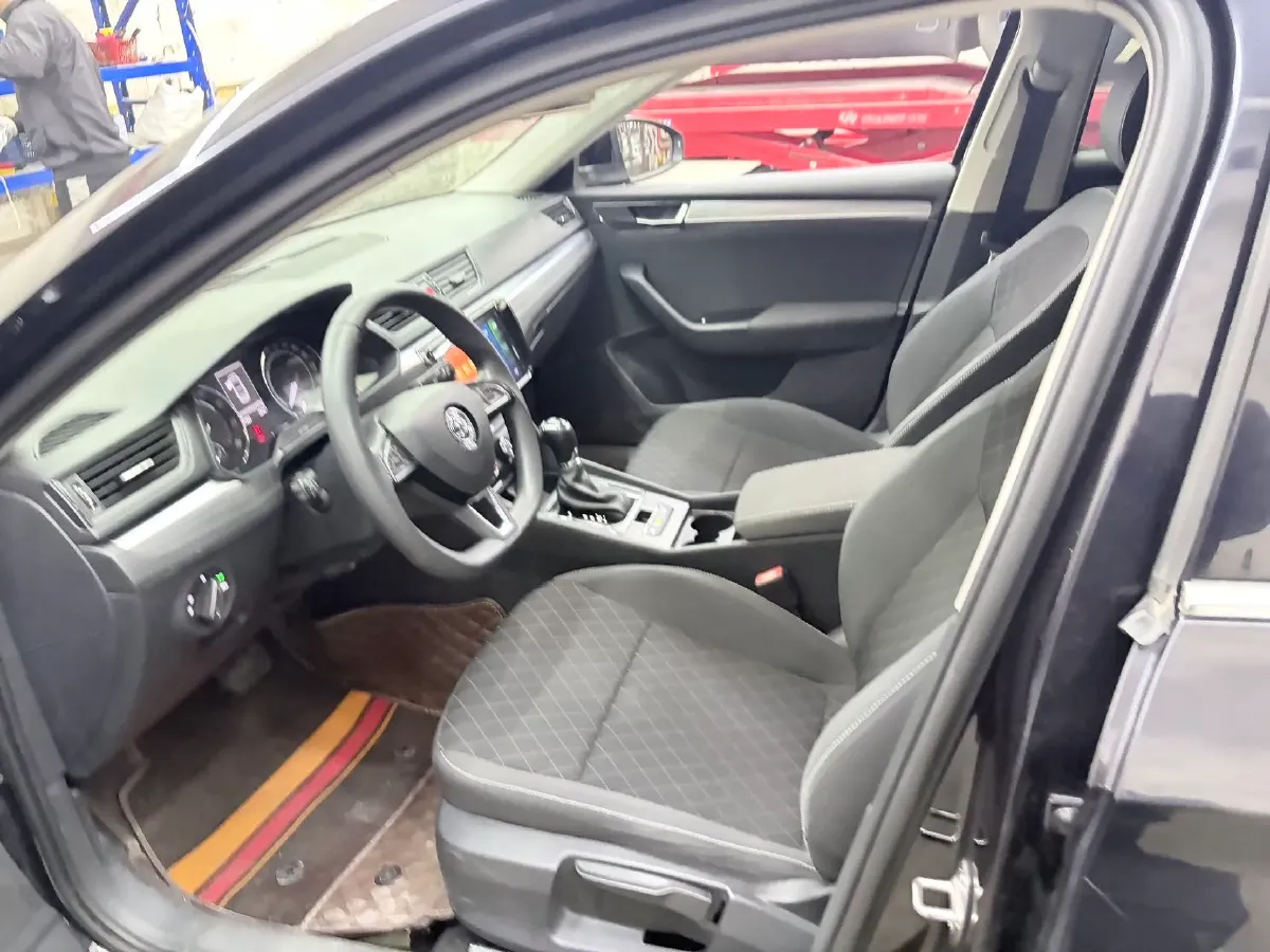 2019 Skoda Superb 1.4T 150HP L4 7DCT,autocango,china used car exporter,china ev exporter,chinese used car exporter,chinese used ev exporter