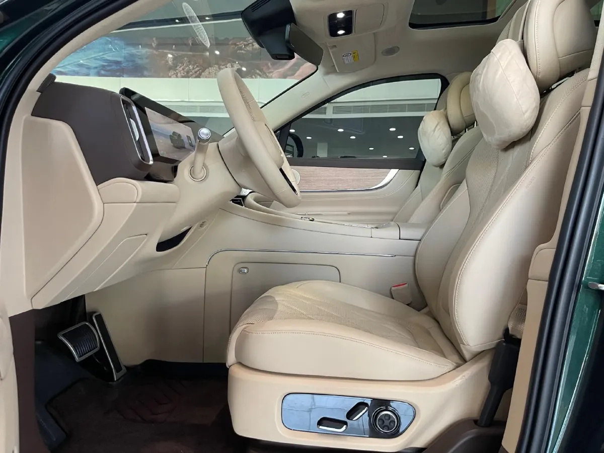 2024 AITO AITO M9 1.5T 152HP L4 REEV 42KWH,autocango,china used car exporter,china ev exporter,chinese used car exporter,chinese used ev exporter