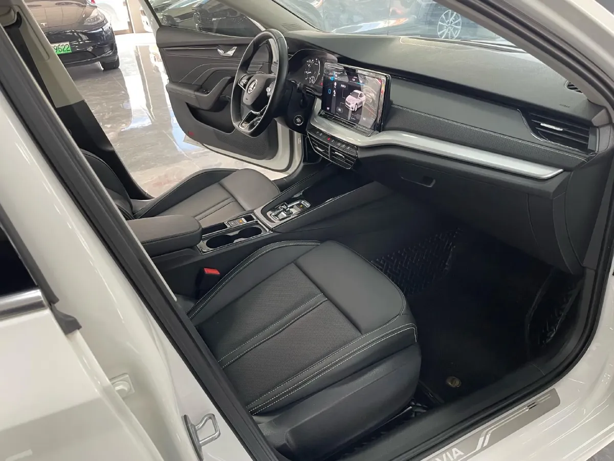 2021 Skoda Octavia 1.4T 150HP L4 7DCT,autocango,china used car exporter,china ev exporter,chinese used car exporter,chinese used ev exporter