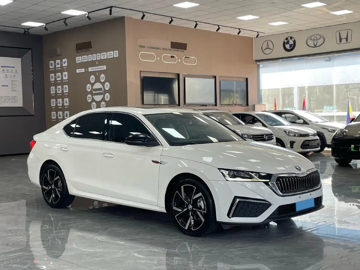 2021 Skoda Octavia 1.4T 150HP L4 7DCT,autocango,china used car exporter,china ev exporter,chinese used car exporter,chinese used ev exporter