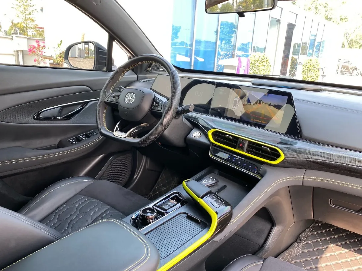 2022 ChangAn UNI-T 1.5T 188HP L4 7DCT,autocango,china used car exporter,china ev exporter,chinese used car exporter,chinese used ev exporter