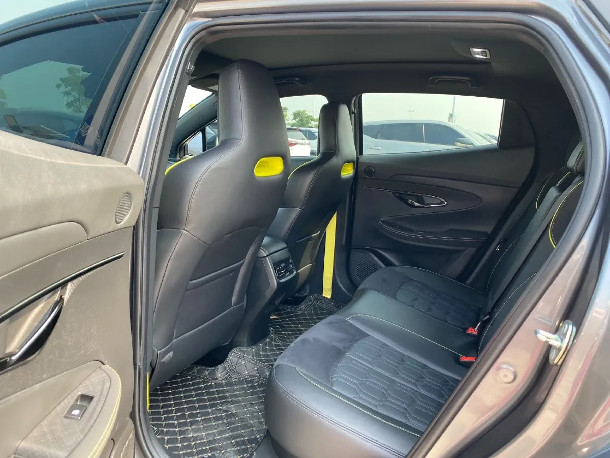 2022 ChangAn UNI-T 1.5T 188HP L4 7DCT,autocango,china used car exporter,china ev exporter,chinese used car exporter,chinese used ev exporter