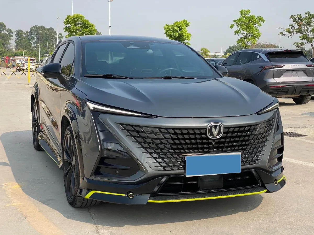2022 ChangAn UNI-T 1.5T 188HP L4 7DCT,autocango,china used car exporter,china ev exporter,chinese used car exporter,chinese used ev exporter