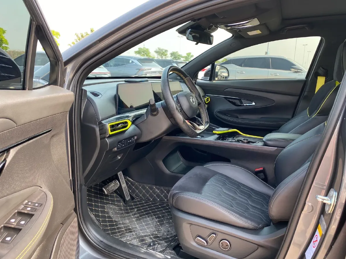 2022 ChangAn UNI-T 1.5T 188HP L4 7DCT,autocango,china used car exporter,china ev exporter,chinese used car exporter,chinese used ev exporter