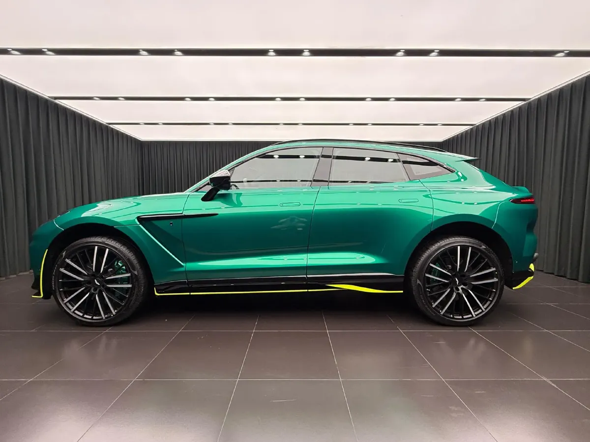 2024 Aston Martin DBX 4.0T 707HP V8 9AT,autocango,china used car exporter,china ev exporter,chinese used car exporter,chinese used ev exporter