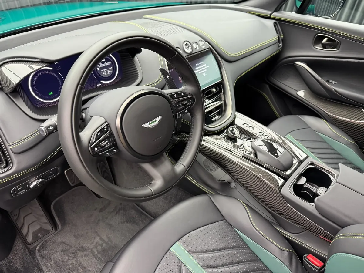 2024 Aston Martin DBX 4.0T 707HP V8 9AT,autocango,china used car exporter,china ev exporter,chinese used car exporter,chinese used ev exporter