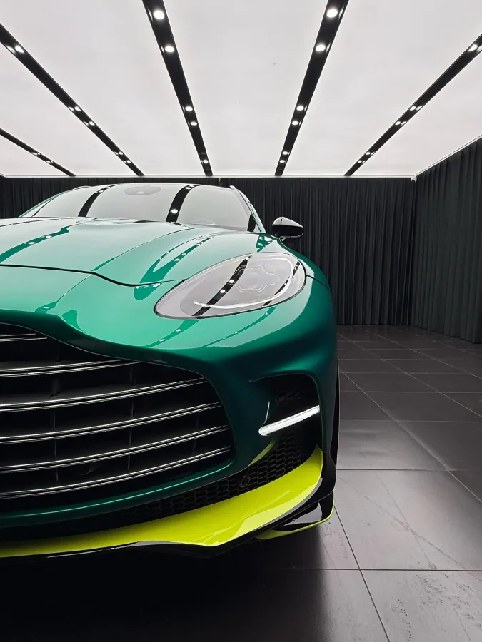 2024 Aston Martin DBX 4.0T 707HP V8 9AT,autocango,china used car exporter,china ev exporter,chinese used car exporter,chinese used ev exporter