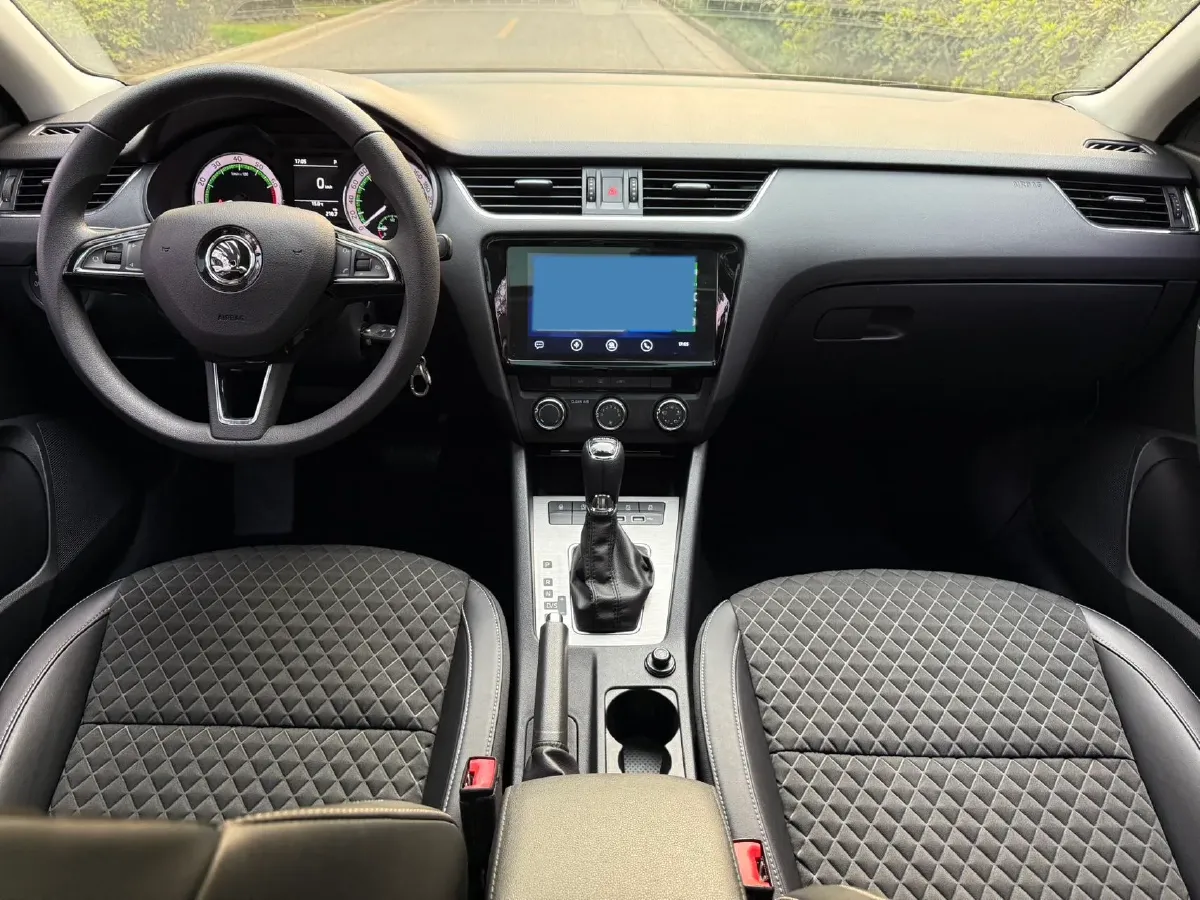 2019 Skoda Octavia 1.5L 116HP L4 6AT,autocango,china used car exporter,china ev exporter,chinese used car exporter,chinese used ev exporter