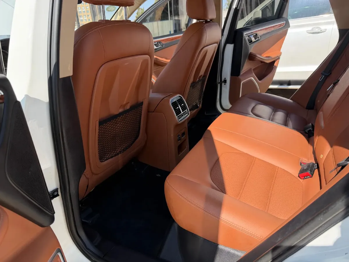 2017 Zotye SR9 2.0T 190HP L4 6DCT,autocango,china used car exporter,china ev exporter,chinese used car exporter,chinese used ev exporter