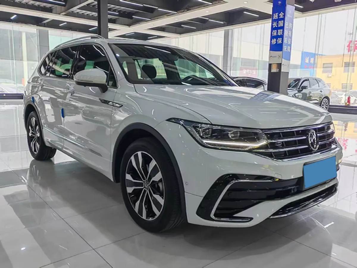 2023 Volkswagen Tiguan L 2.0T 186HP L4 7DCT,autocango,china used car exporter,china ev exporter,chinese used car exporter,chinese used ev exporter