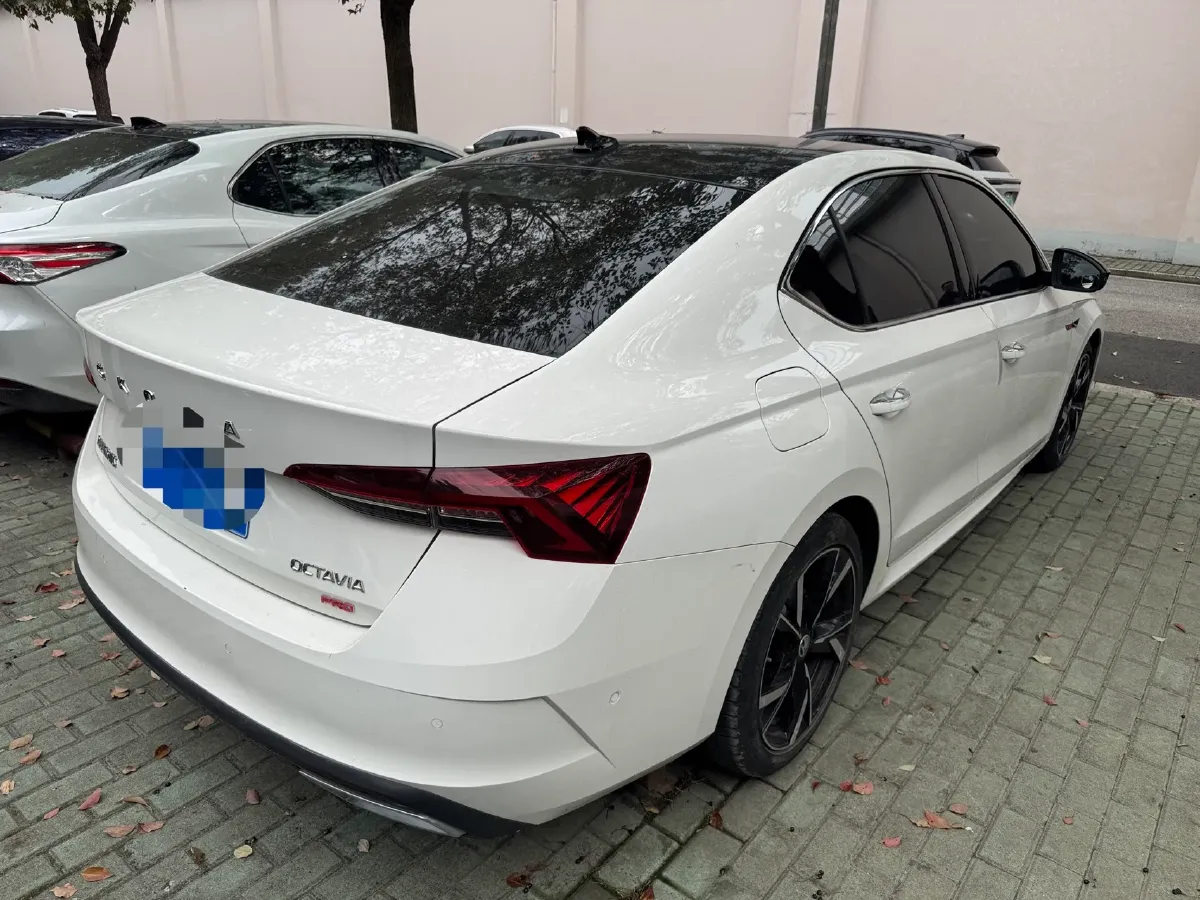 2021 Skoda Octavia 1.4T 150HP L4 7DCT,autocango,china used car exporter,china ev exporter,chinese used car exporter,chinese used ev exporter