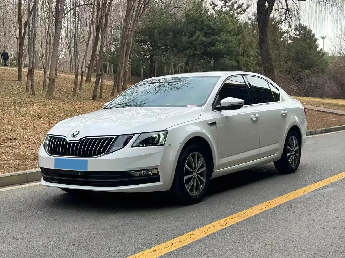 2020 Skoda Octavia 1.5L 113HP L4 6AT,autocango,china used car exporter,china ev exporter,chinese used car exporter,chinese used ev exporter