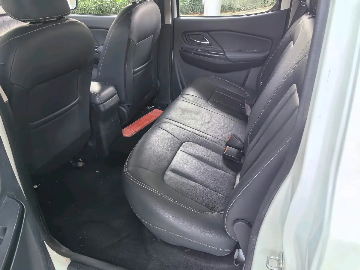 2021 Dongfeng RuiQi 2.4L 158HP L4 5MT,autocango,china used car exporter,china ev exporter,chinese used car exporter,chinese used ev exporter