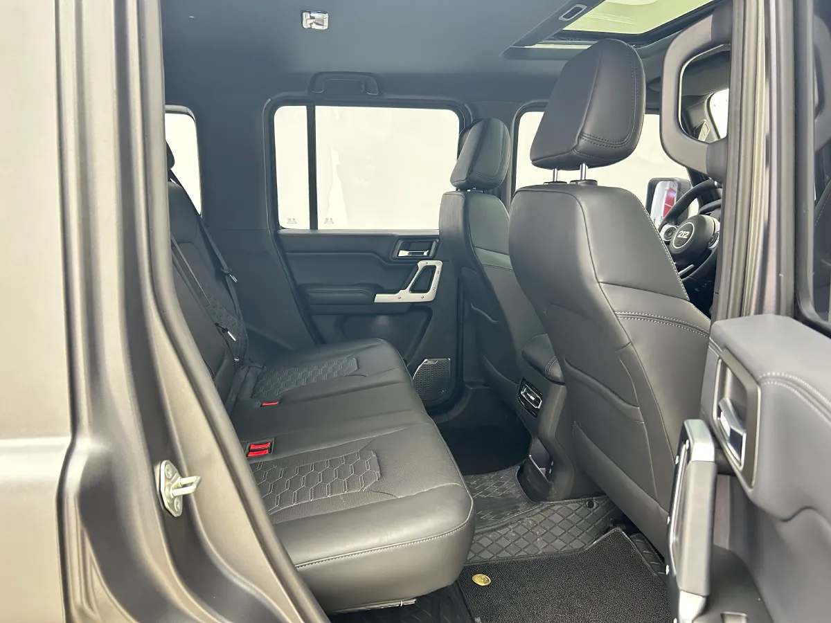 2024 212 212 T01 2.0T 252HP L4 8AT,autocango,china used car exporter,china ev exporter,chinese used car exporter,chinese used ev exporter