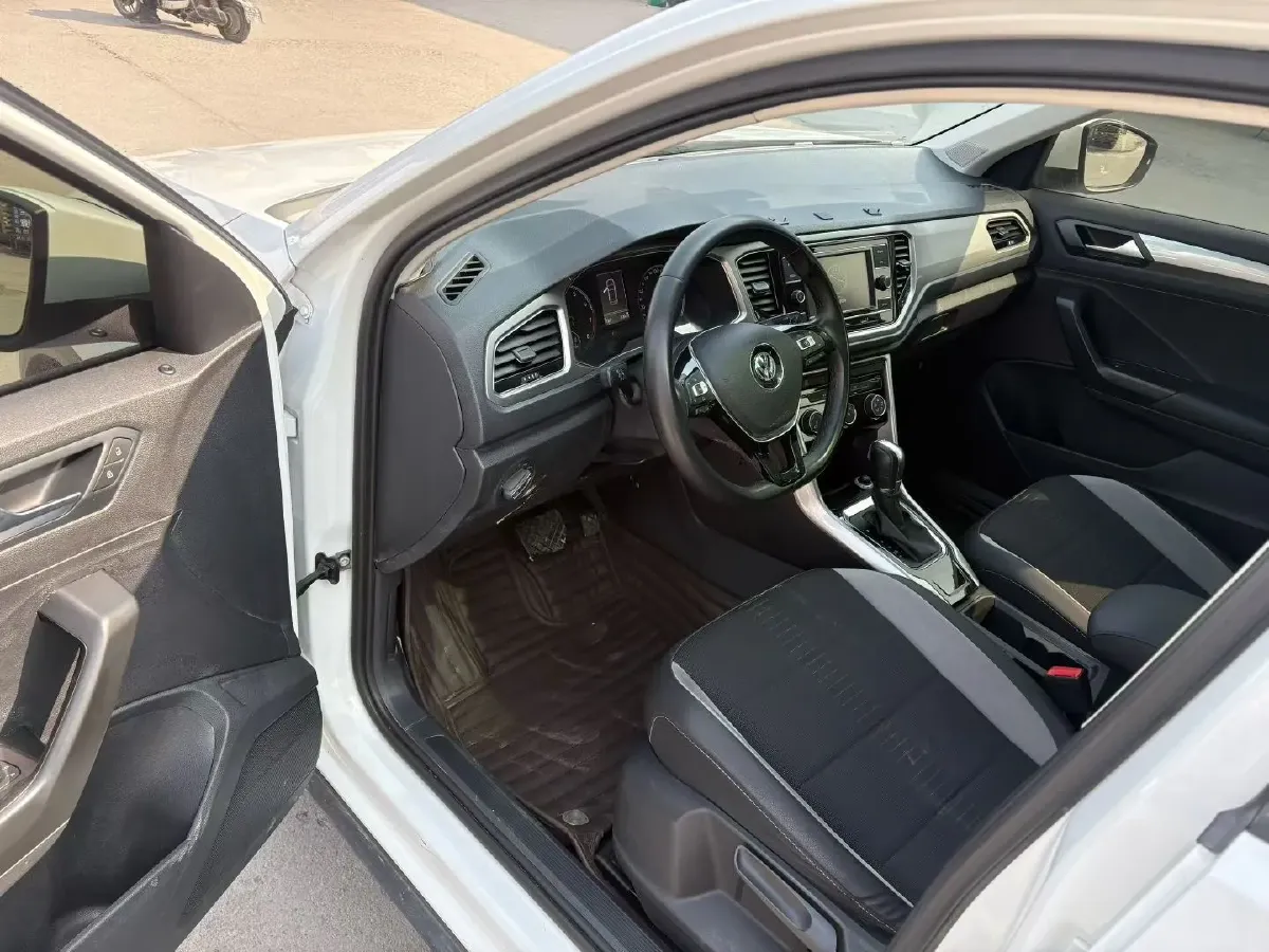 2019 Volkswagen T-Roc 1.4T 150HP L4 7DCT,autocango,china used car exporter,china ev exporter,chinese used car exporter,chinese used ev exporter