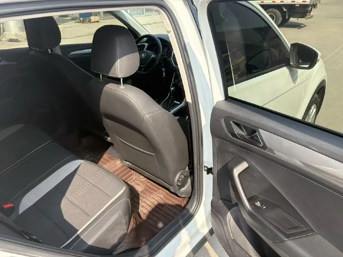 2019 Volkswagen T-Roc 1.4T 150HP L4 7DCT,autocango,china used car exporter,china ev exporter,chinese used car exporter,chinese used ev exporter