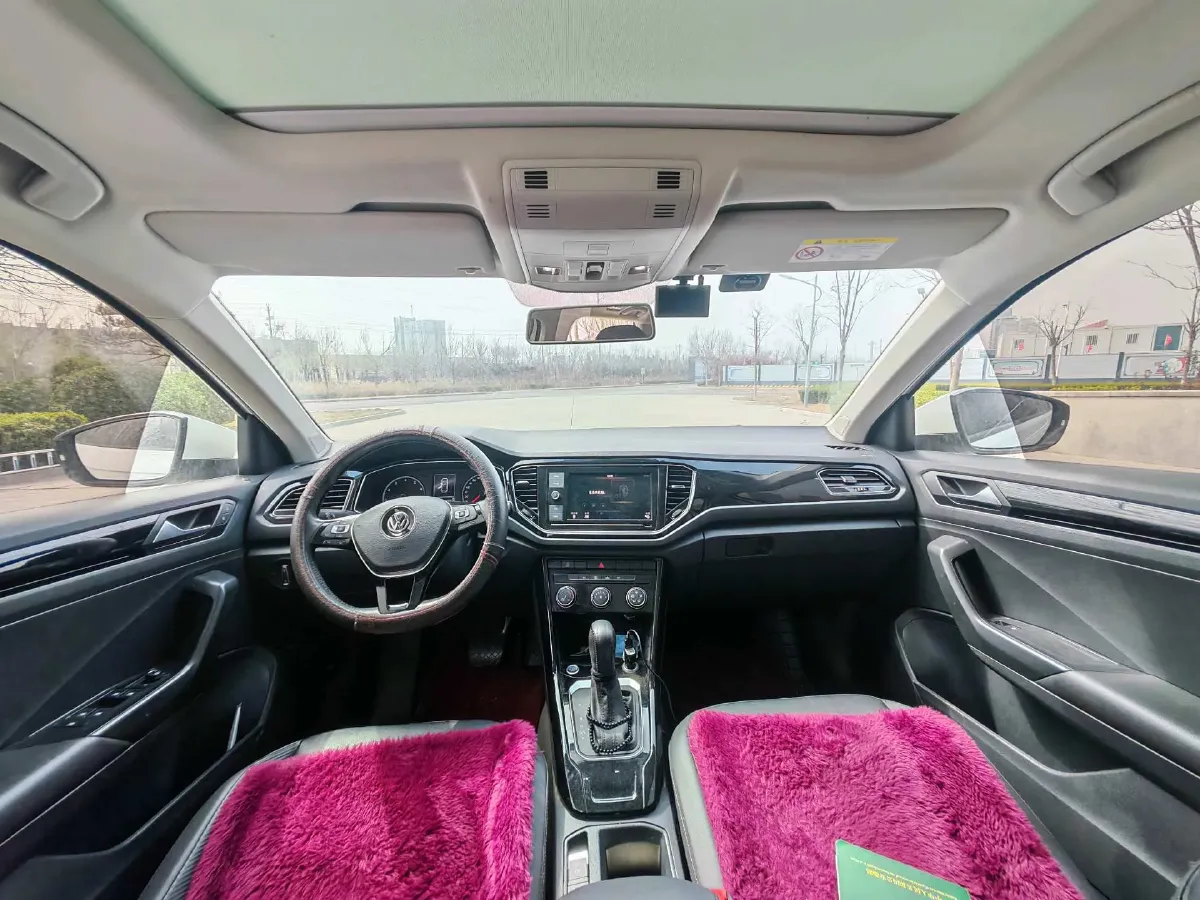 2019 Volkswagen T-Roc 1.4T 150HP L4 7DCT,autocango,china used car exporter,china ev exporter,chinese used car exporter,chinese used ev exporter