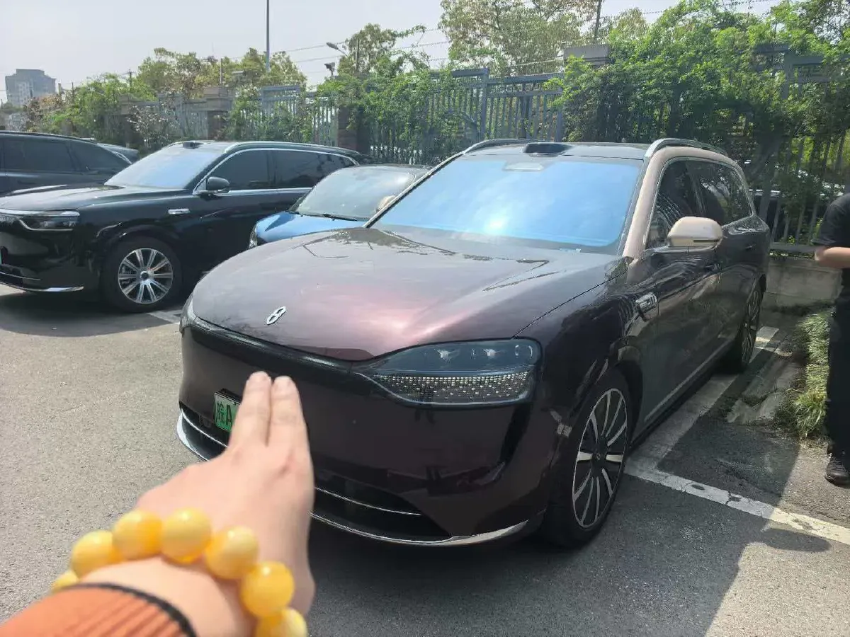 2025 AITO AITO M9 REEV 160HP REEV 52KWH,autocango,china used car exporter,china ev exporter,chinese used car exporter,chinese used ev exporter