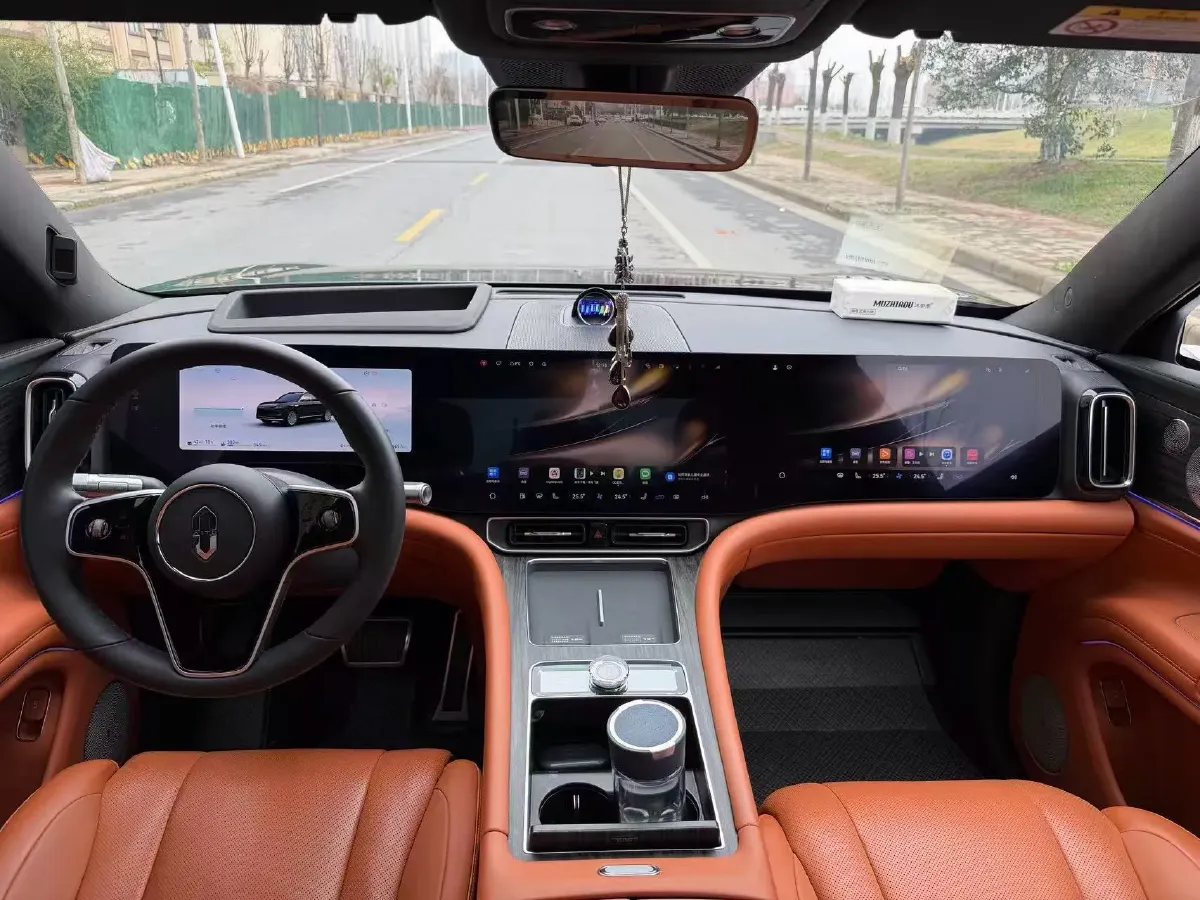 2025 AITO AITO M9 REEV 160HP REEV 52KWH,autocango,china used car exporter,china ev exporter,chinese used car exporter,chinese used ev exporter