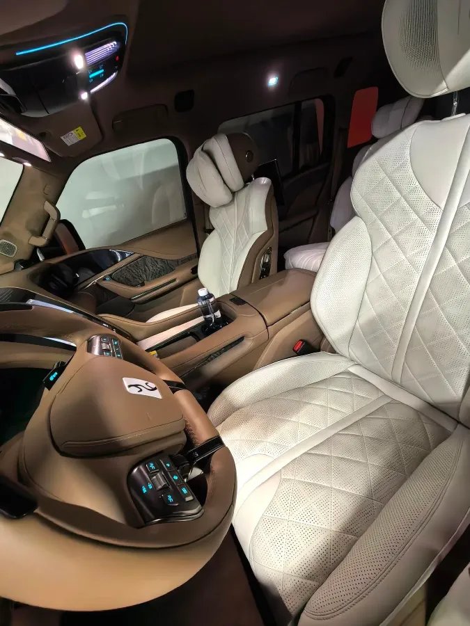 2023 YangWang U8 2.0T 272HP L4 REEV 49.05KWH,autocango,china used car exporter,china ev exporter,chinese used car exporter,chinese used ev exporter