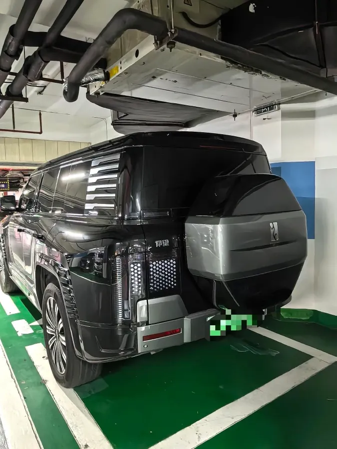 2023 YangWang U8 2.0T 272HP L4 REEV 49.05KWH,autocango,china used car exporter,china ev exporter,chinese used car exporter,chinese used ev exporter