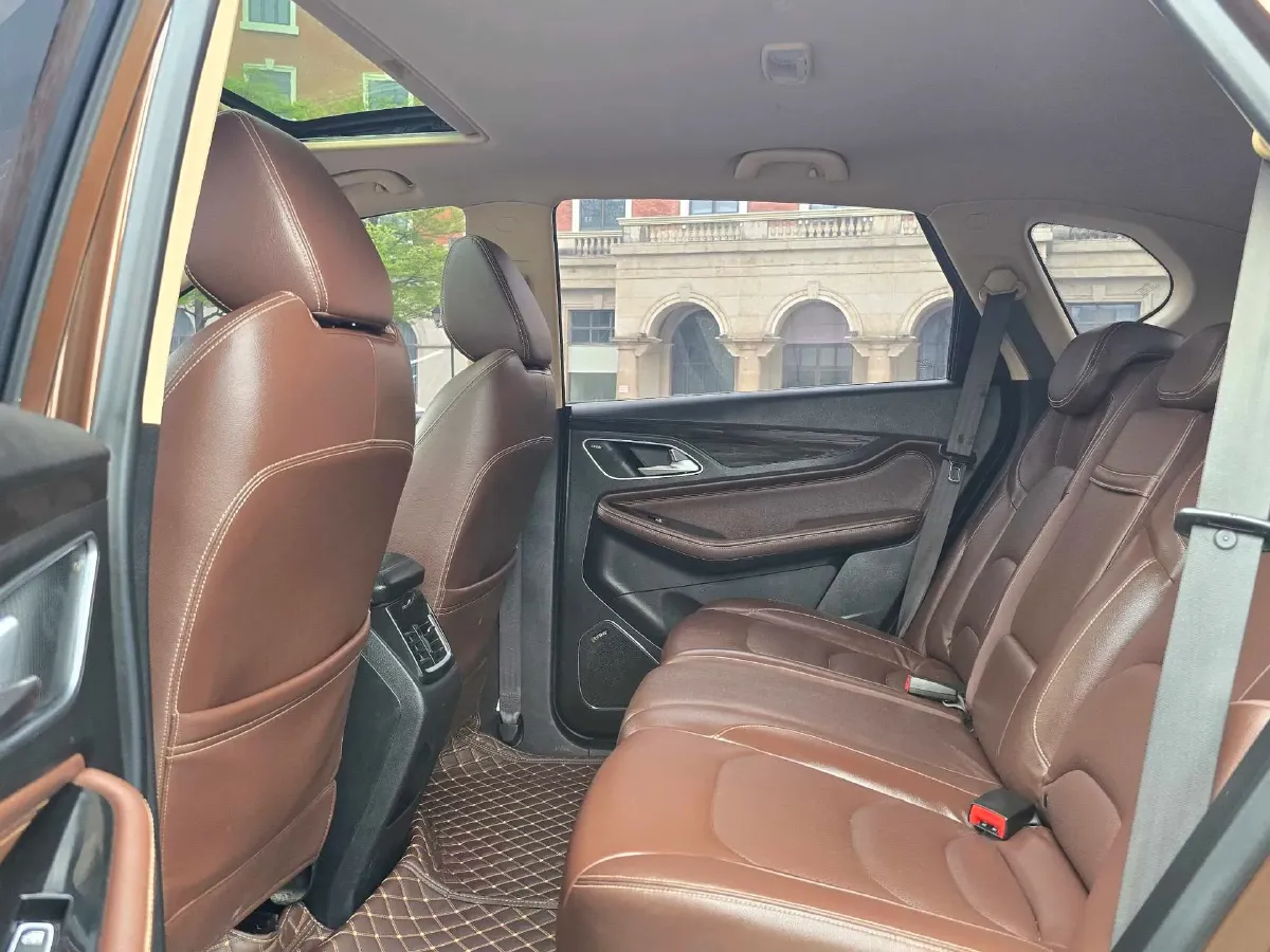 2017 BaoJun 560 1.5T 150HP L4 6DCT,autocango,china used car exporter,china ev exporter,chinese used car exporter,chinese used ev exporter