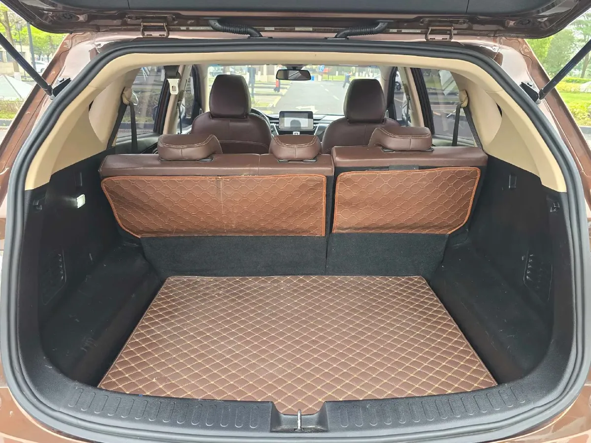 2017 BaoJun 560 1.5T 150HP L4 6DCT,autocango,china used car exporter,china ev exporter,chinese used car exporter,chinese used ev exporter