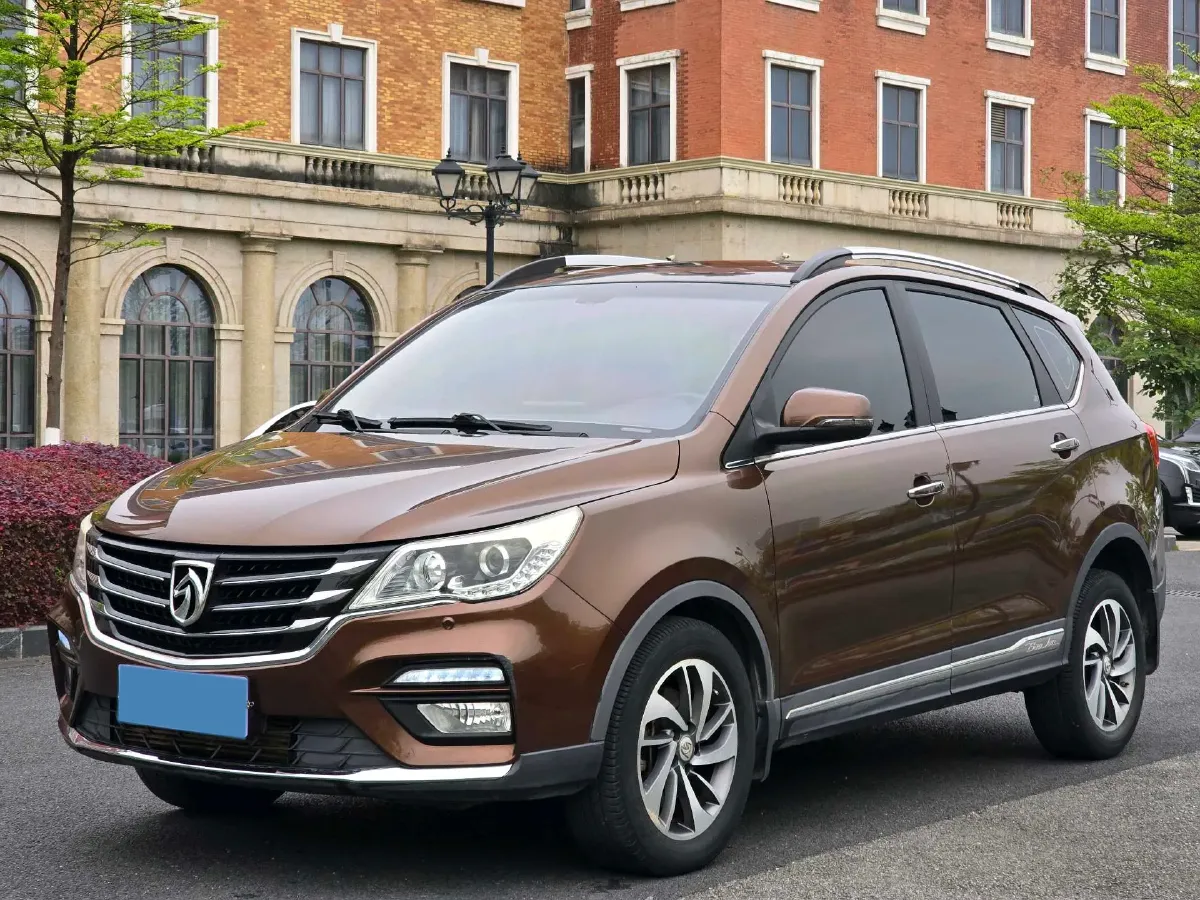2017 BaoJun 560 1.5T 150HP L4 6DCT,autocango,china used car exporter,china ev exporter,chinese used car exporter,chinese used ev exporter