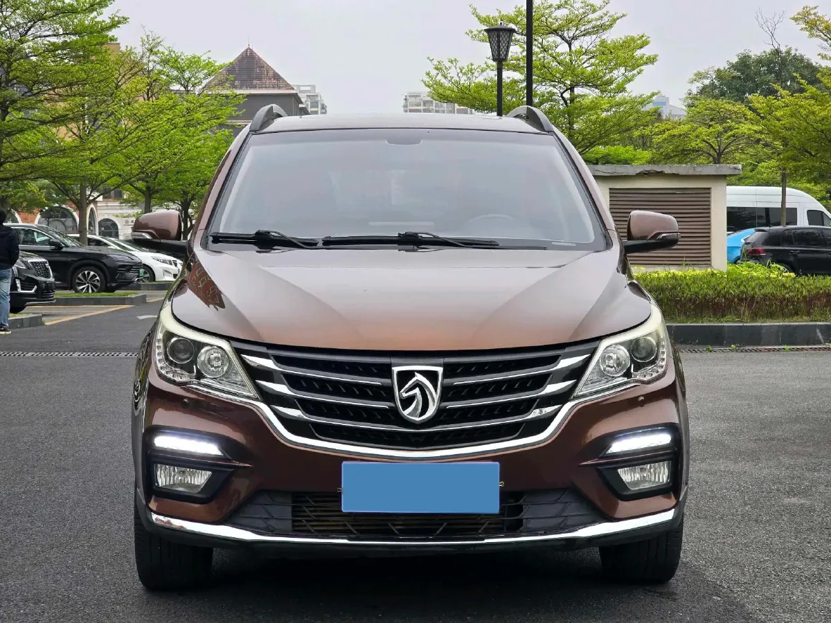 2017 BaoJun 560 1.5T 150HP L4 6DCT,autocango,china used car exporter,china ev exporter,chinese used car exporter,chinese used ev exporter