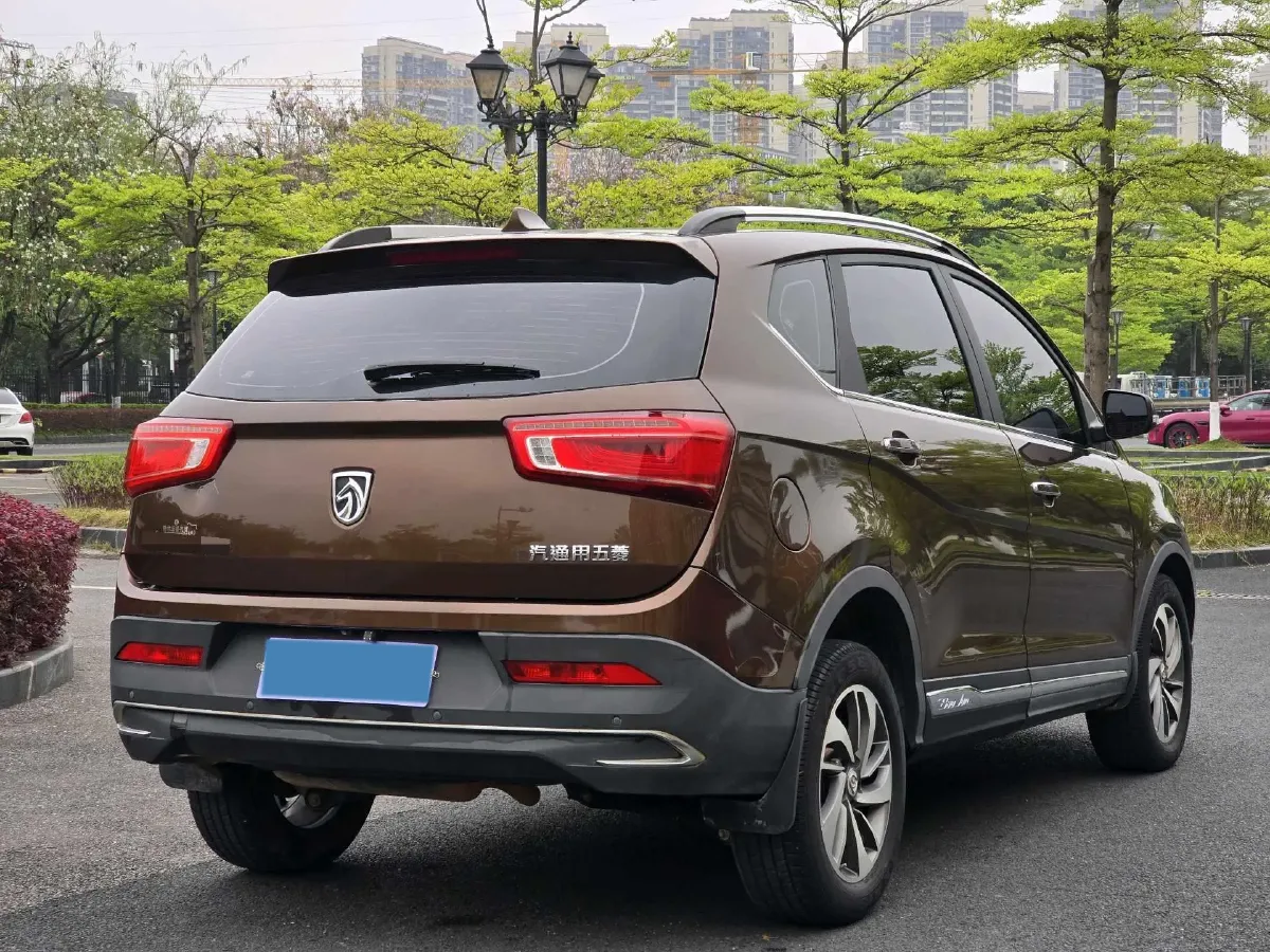 2017 BaoJun 560 1.5T 150HP L4 6DCT,autocango,china used car exporter,china ev exporter,chinese used car exporter,chinese used ev exporter