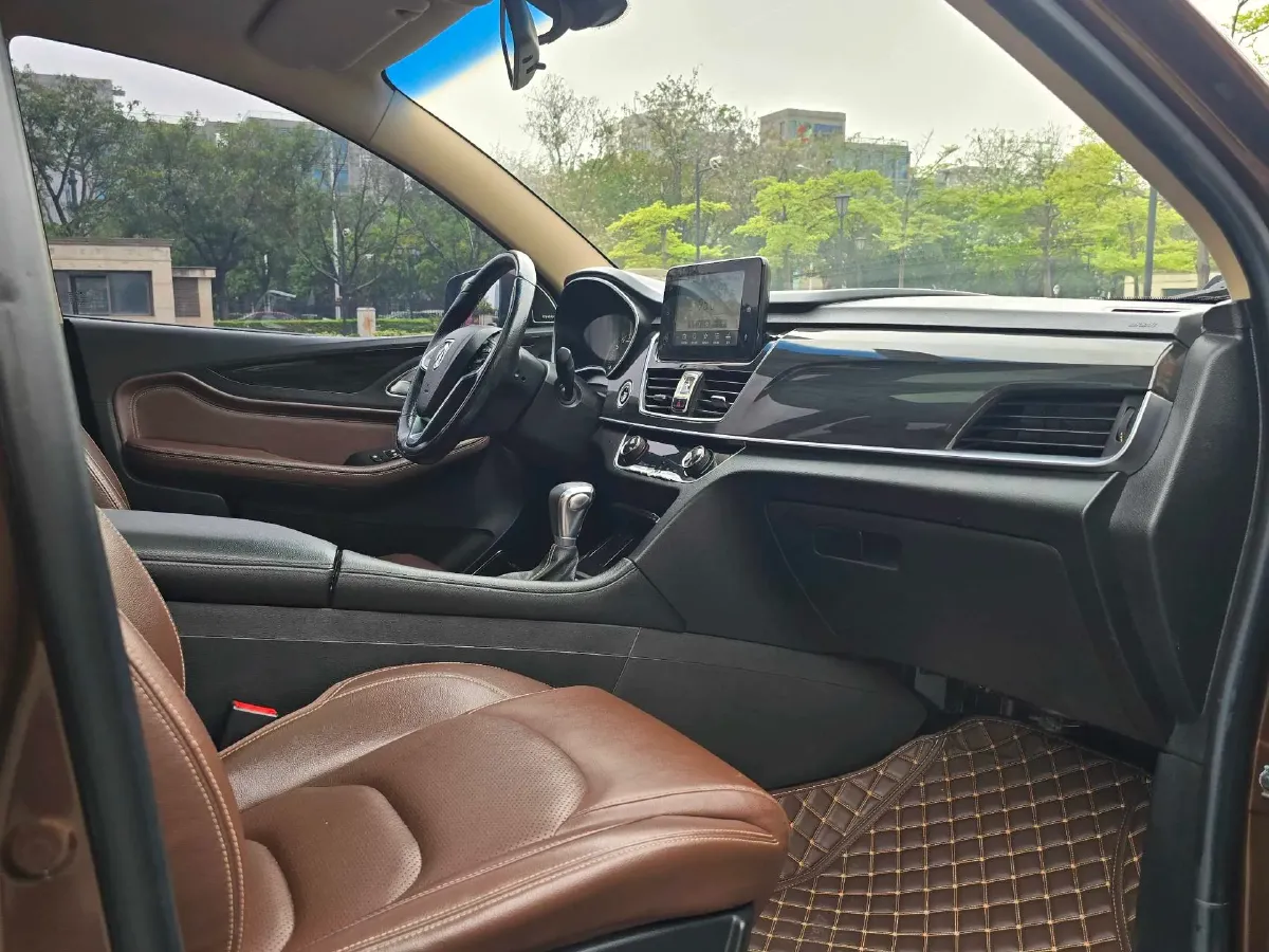 2017 BaoJun 560 1.5T 150HP L4 6DCT,autocango,china used car exporter,china ev exporter,chinese used car exporter,chinese used ev exporter