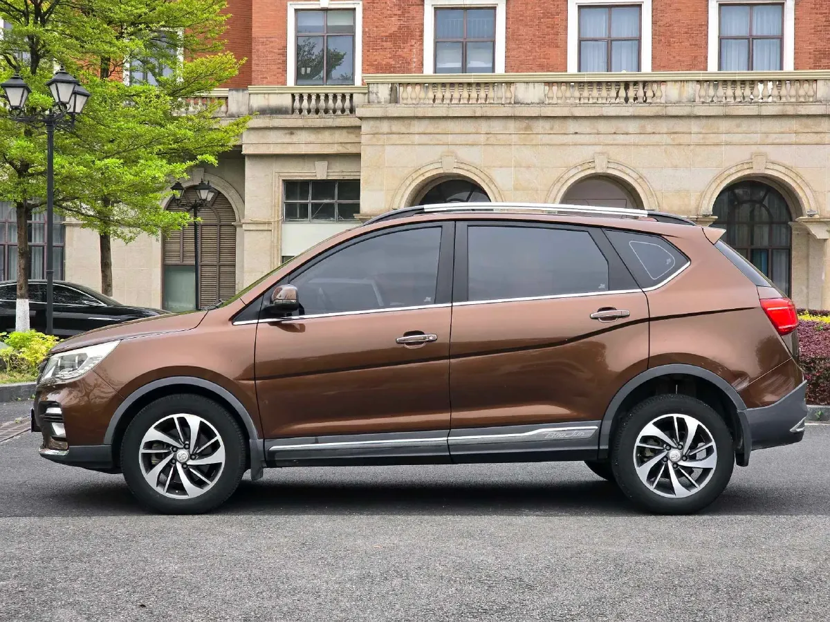 2017 BaoJun 560 1.5T 150HP L4 6DCT,autocango,china used car exporter,china ev exporter,chinese used car exporter,chinese used ev exporter